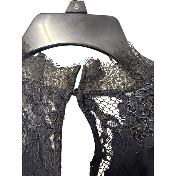 do+be v neck Lace Bell Sleeve Romper dress women black sz small - Picture 4 of 15